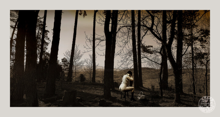 Femme dans la forêt.